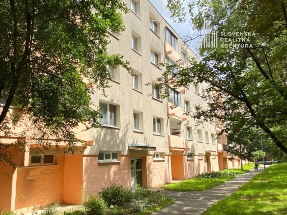 SRA | 4 izbový byt v nízkopodlažnom dome pri OC Saratov, Gallayova