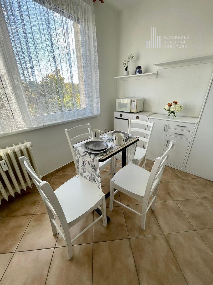 SRA | 2 izb. byt, čiastočná rekonštrukcia, Ružinov 5./7p., Štefunkova ul.
