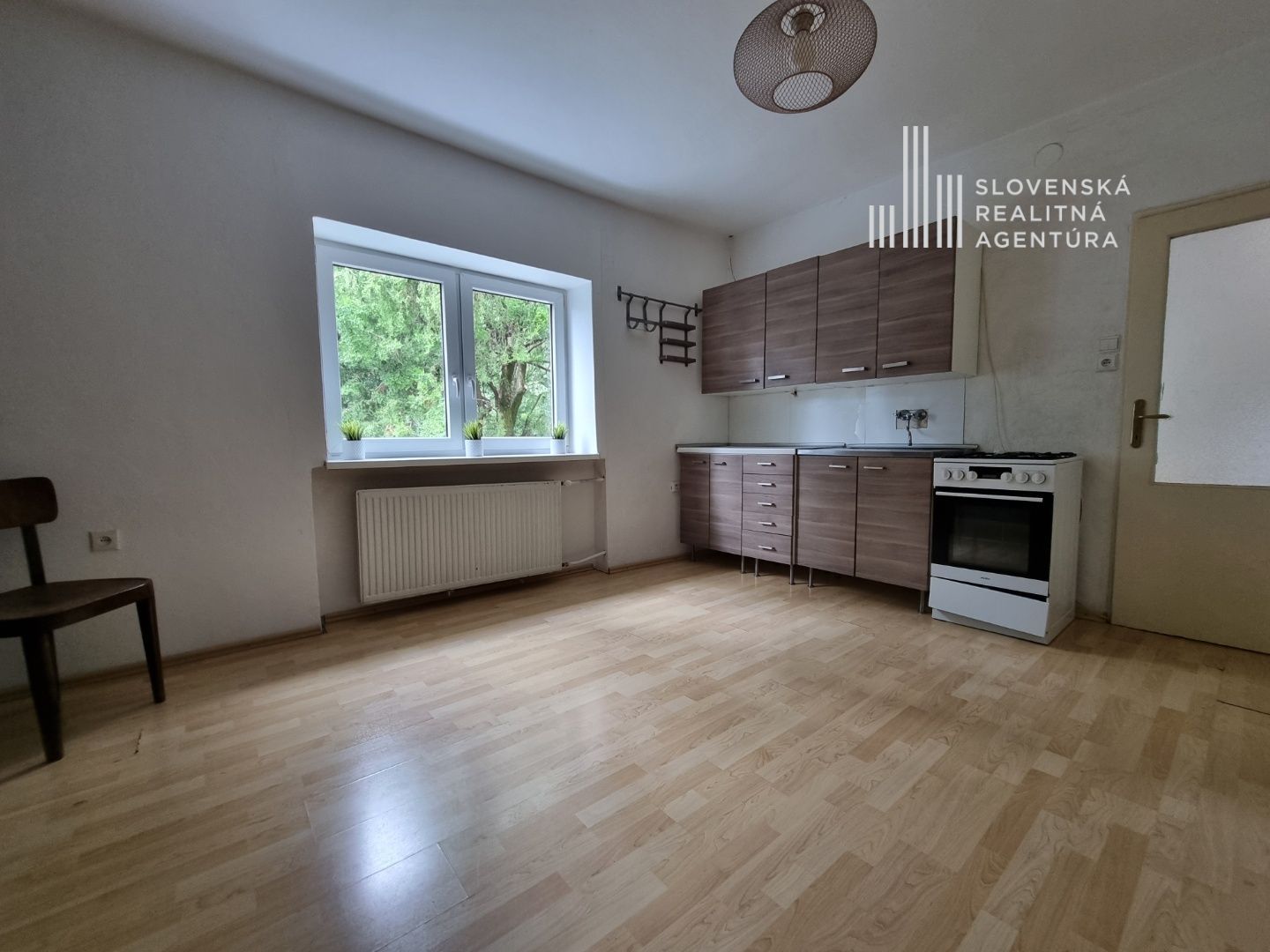 SRA | rodinný dom s veľkým potenciálom vo výbornej lokalite, pozemok 872m2, Bratislava – Koliba, ul. Hlavná