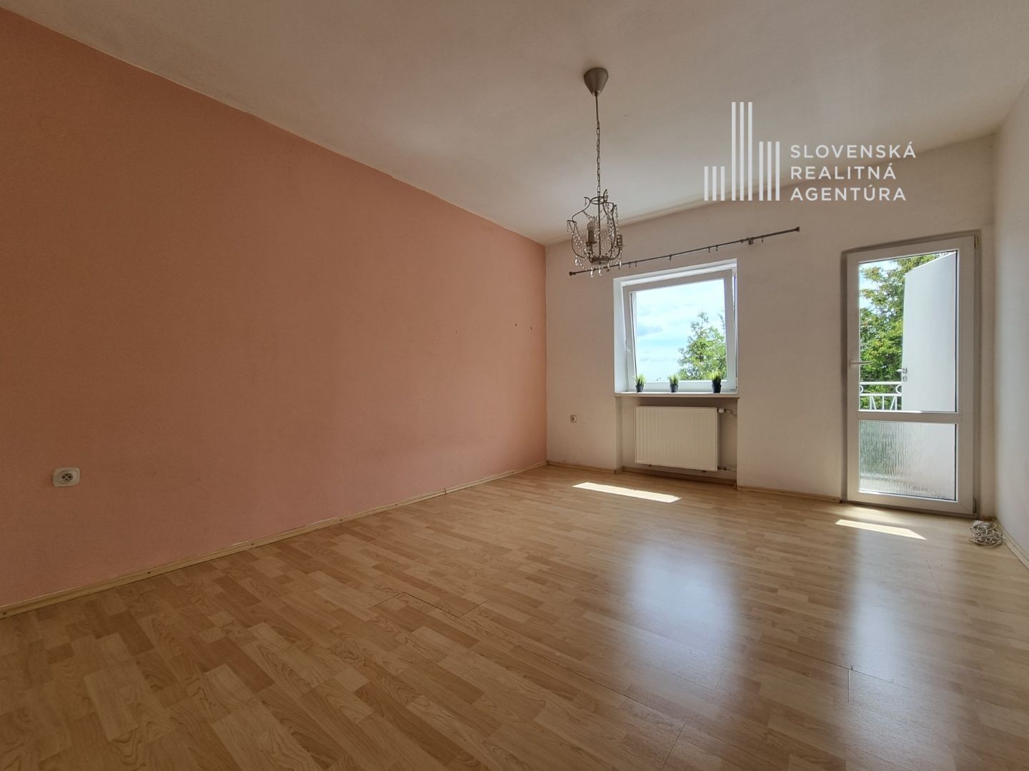 SRA | rodinný dom s veľkým potenciálom vo výbornej lokalite, pozemok 872m2, Bratislava – Koliba, ul. Hlavná