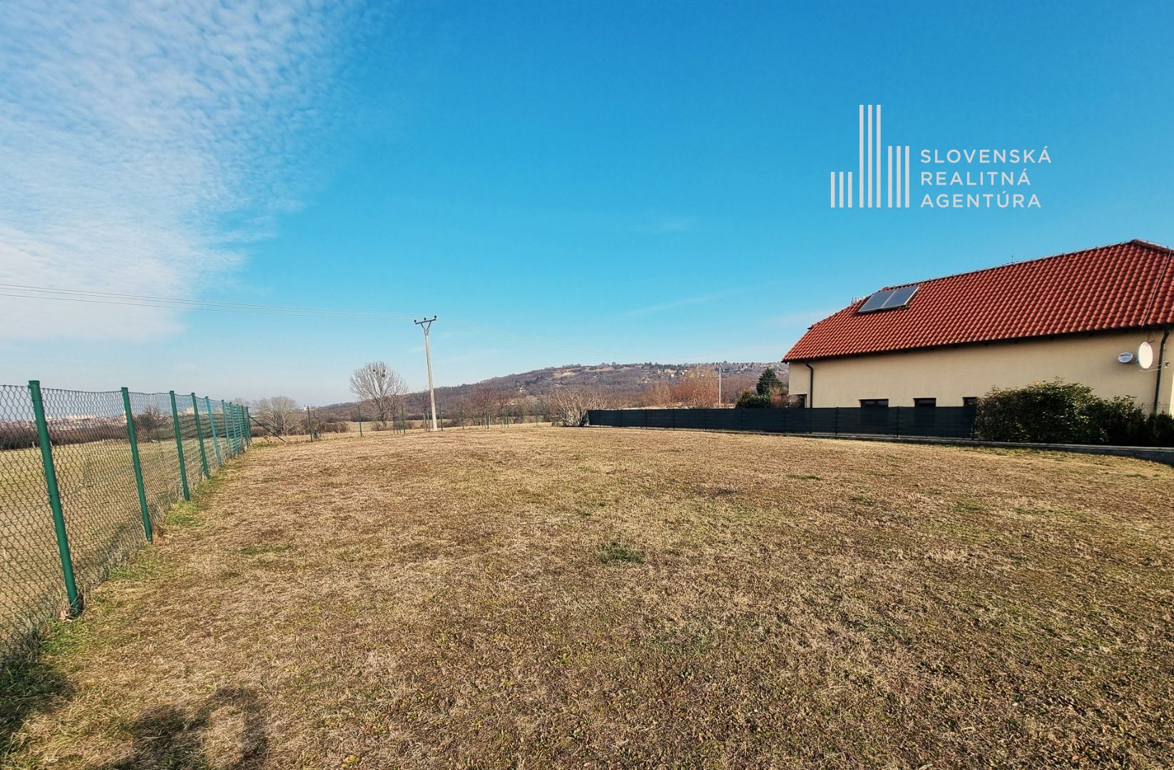 SRA |slnečný stavebný pozemok so sieťami, 1002m2, Marianka