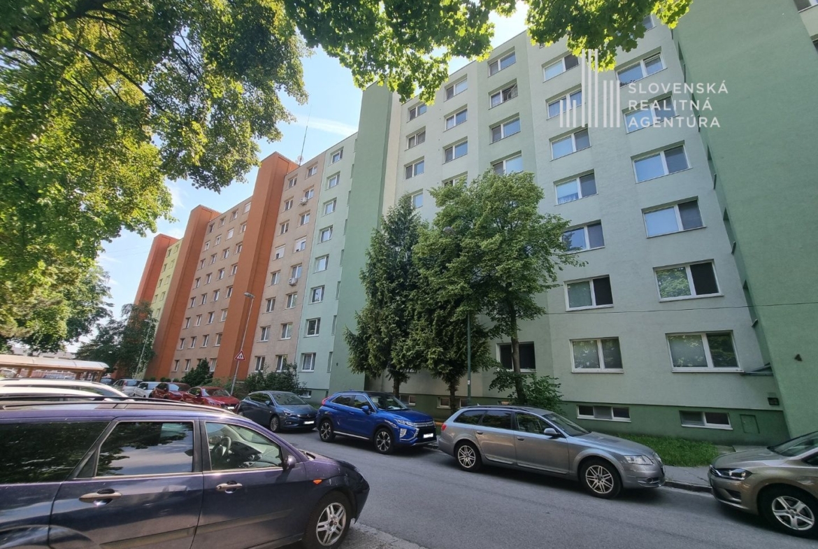 SRA | pekný 2 izbový byt s výbornou občianskou vybavenosťou, BA Podunajské Biskupice, ul. Hronská