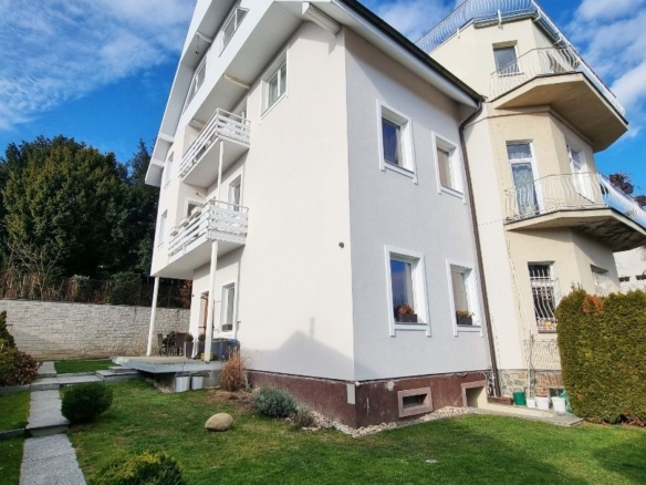 SRA | Slnečný byt v rodinnom dome, v blízkosti Bratislavského Hradu, Staré mesto, Bratislava